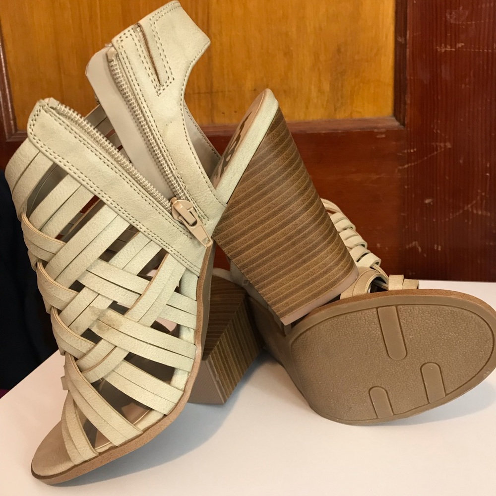 Brand New women’s 9.5 shoes, never worn.